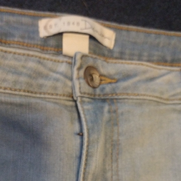 Women's Distressed Straight Leg Jeans in Light Gray​ - Picture 7 of 9